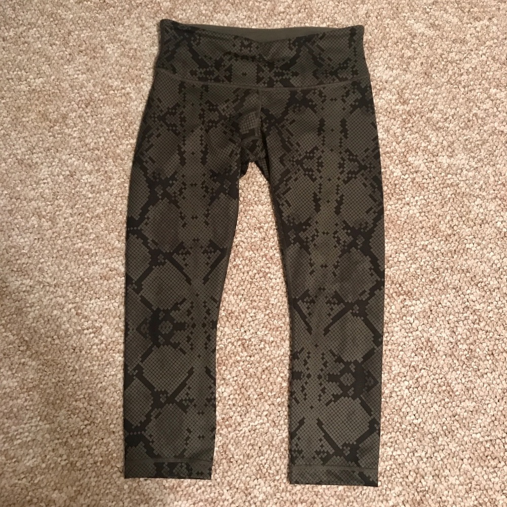 Lululemon snack skin cropped leggings